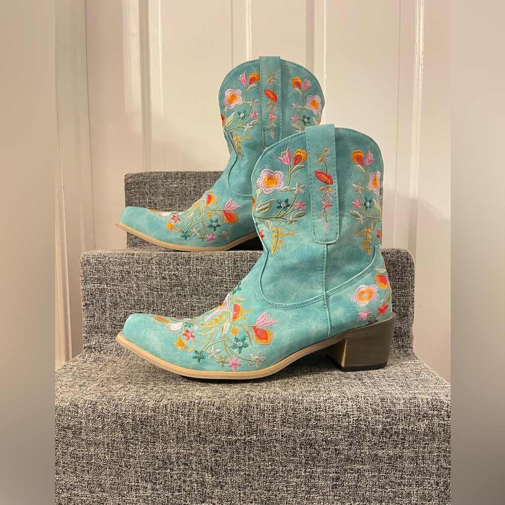 Flower Embroidered Cowboy Boots